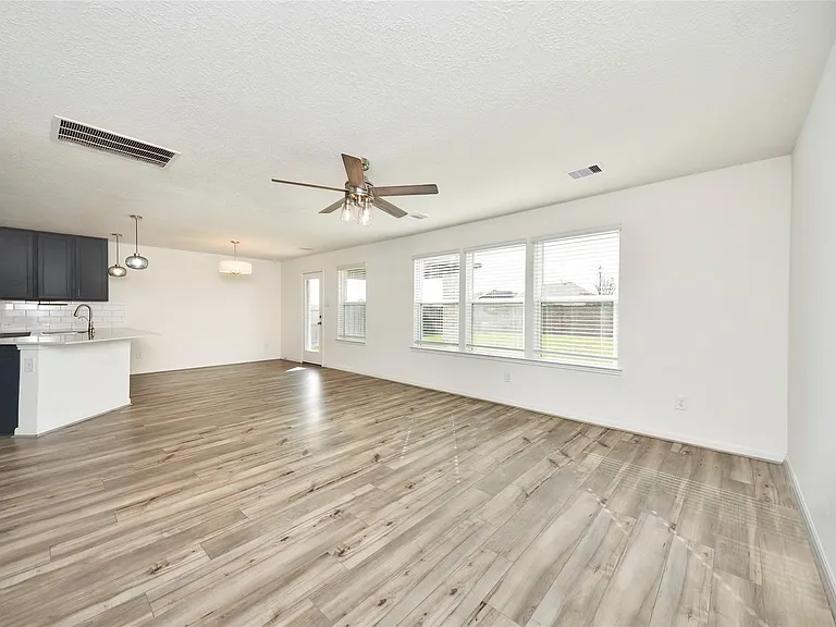2916 Shimmer Edge Dr — Photo 11