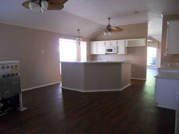 Kitchen has large island, lots of counter space! Perfect fo