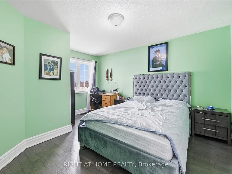 456 Valridge Dr — Photo 24