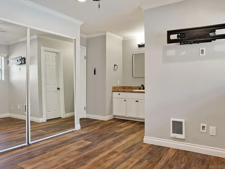 7988 Mission Center Ct #C — Photo 18