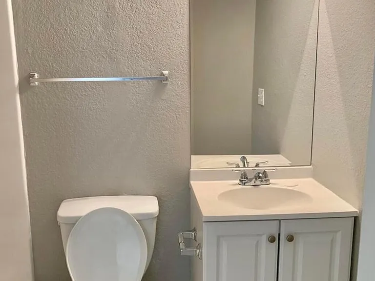 1542 W Sahuaro Dr #4 — Photo 12