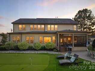 301 Pecan Ridge Ct, Matthews, NC 28104