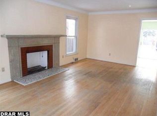 2558 Edgemont St, Trenton, MI 48183
