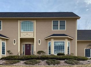 7326 Dartmoor Xing, Fayetteville, NY 13066