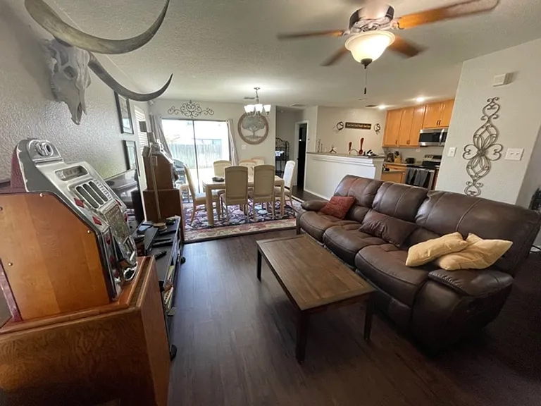 10210 Dixon Wood — Photo 3