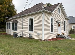 402 N Walnut St, Carthage, IN 46115