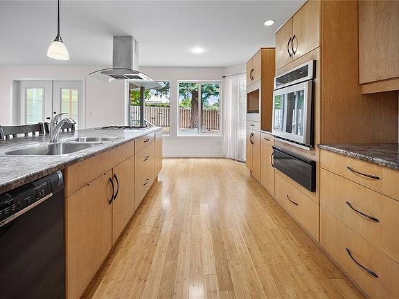 2nd image of 2619 Cosgrove Cres