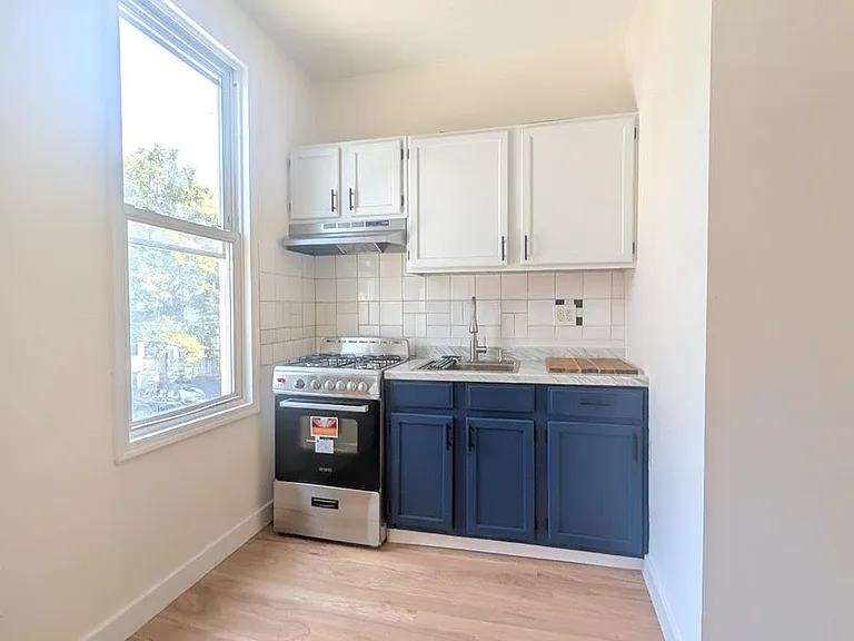 102 Reservoir Ave #2L — Photo 3