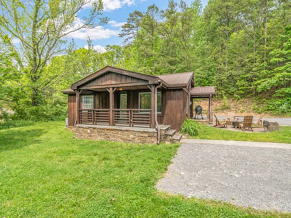 3rd image of 1274 Cove Ln