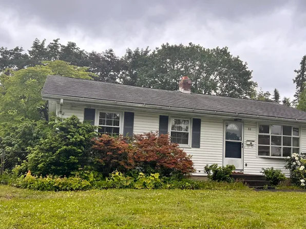 80 Village Circle, Hamden, CT 06514