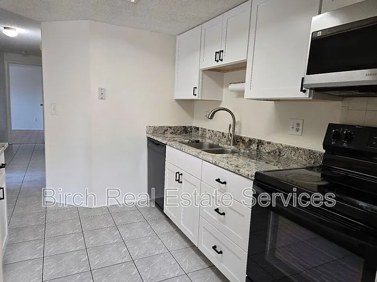 133 Sabal Ct #H — Photo 9