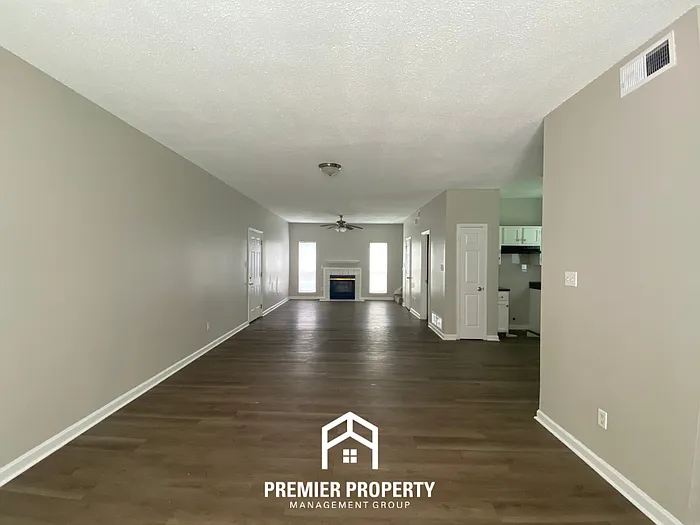 4320 Grand Cedar Ln — Photo 2