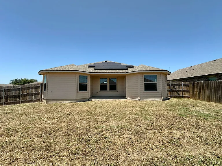 300 Danielle Dr — Photo 35