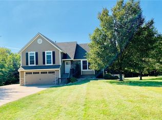 18479 153rd St, Basehor, KS 66007
