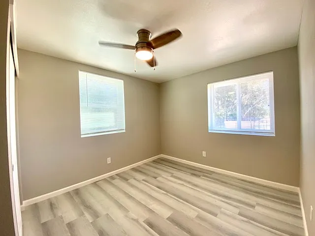 686 E 9th St — Photo 16