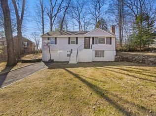 18 Hollow Tree Rd, Norwalk, CT 06854