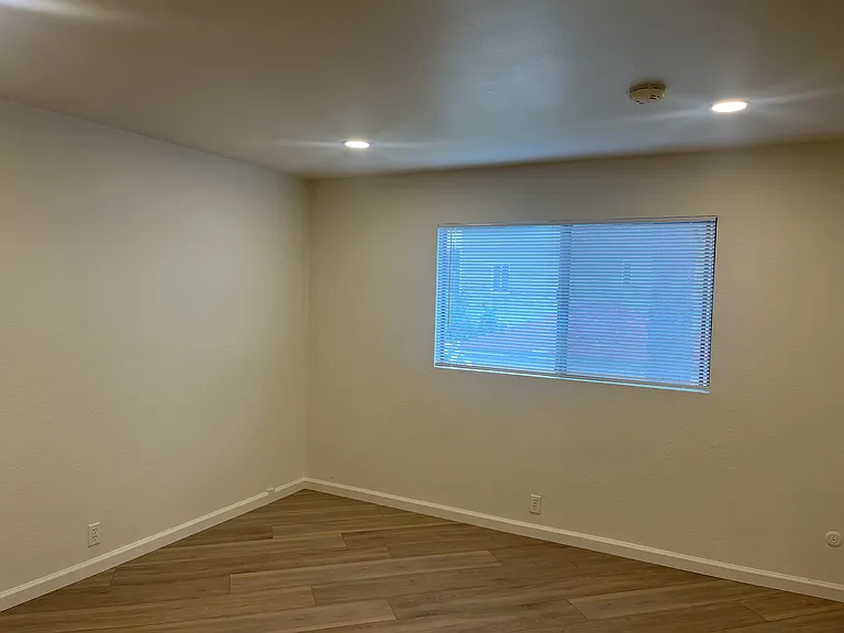 1829 Oliver Ave #2 — Photo 14