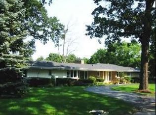 258 Briarwood Ln, Palatine, IL 60067