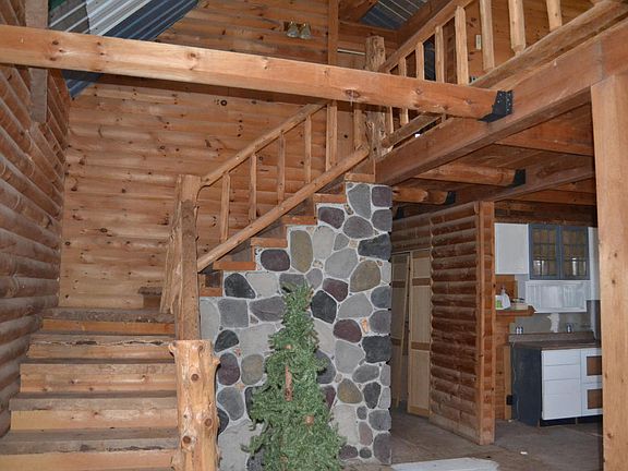 4th image of 165 Sassafras Ln