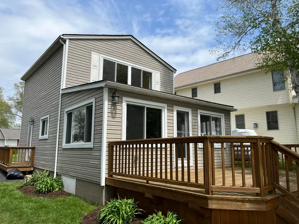 2440 Jackson Blvd, Highland, MI 48356