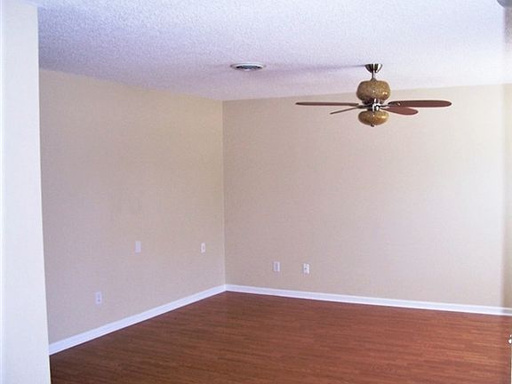 3rd image of 1004 Ashland Way