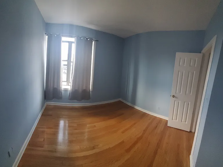 2909 W Cermak Rd #1W — Photo 3