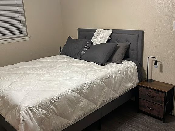 3rd image of 3710 Pine St #14