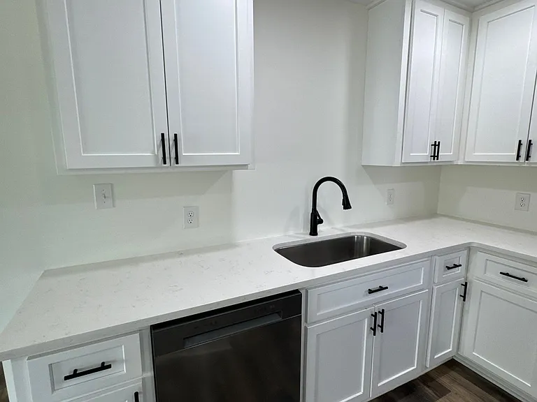 135 Edgewood Ave — Photo 4