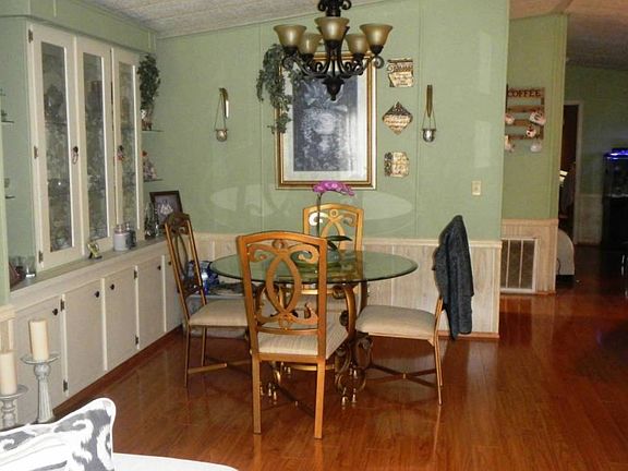 3rd image of 6905 Elderberry Dr