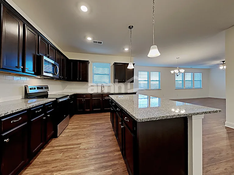 144 Twin River Dr — Photo 5