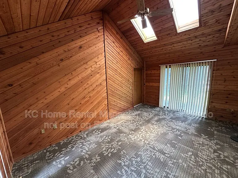 6251 Rene St — Photo 10