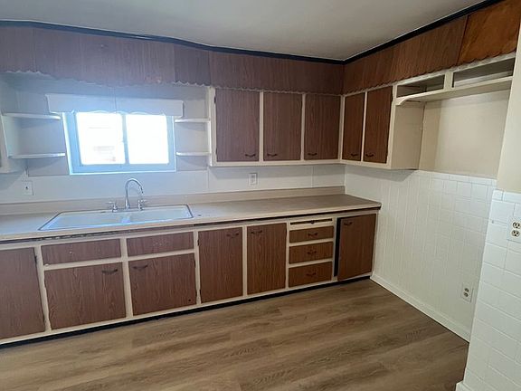 4th image of 31 Ellsinore St