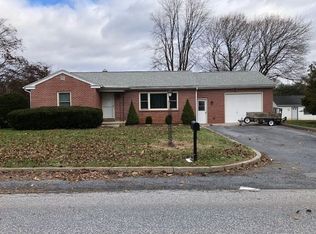 16 Grandview Rd, Hummelstown, PA 17036