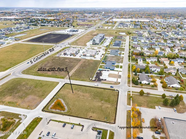 2601 45th Ave S, Grand Forks, ND 58201