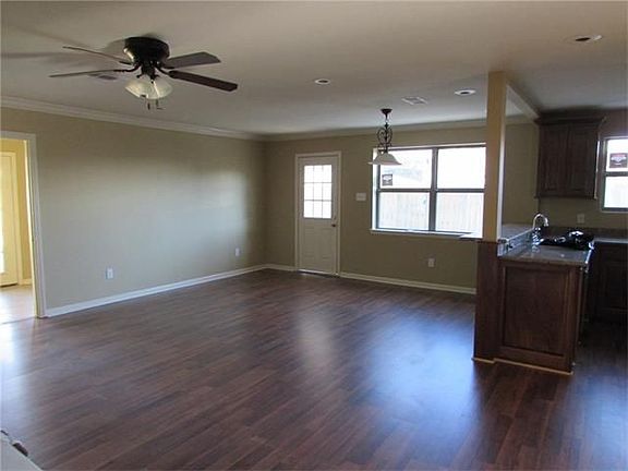 3rd image of 8075 Driftwood Dr