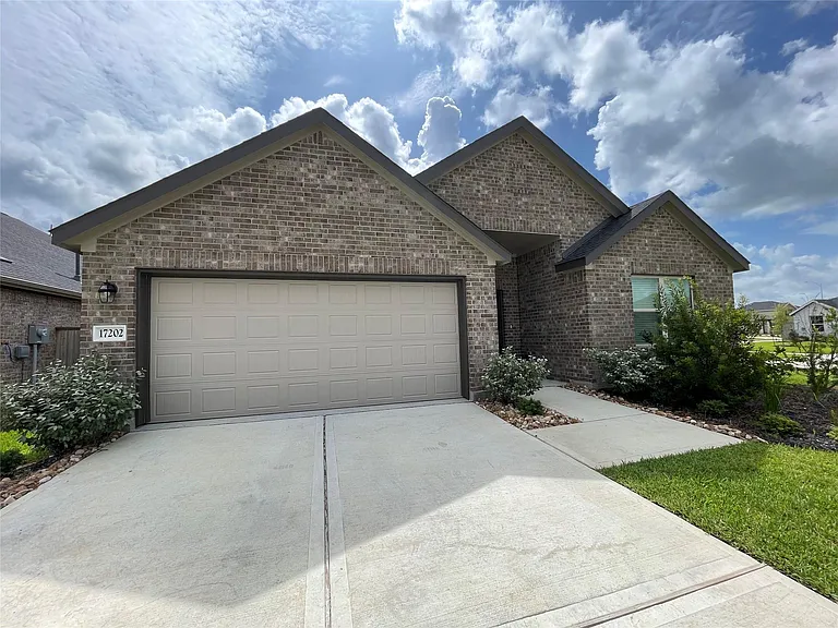 17202 Coppice Oak Dr — Photo 1