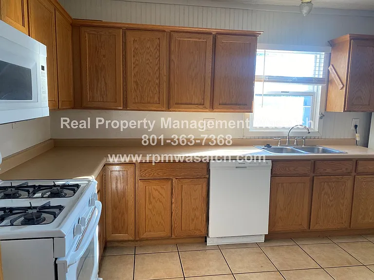 866 S McClelland St — Photo 19