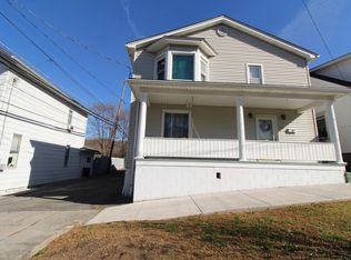 215 6th Ave, Hinton, WV