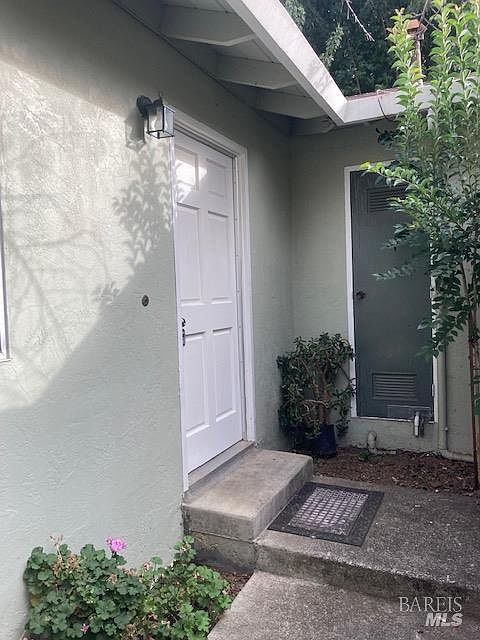 2nd image of 1633 - 1635 Ignacio Boulevard