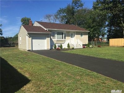 8 Cott Ct, Brentwood, NY, 11717