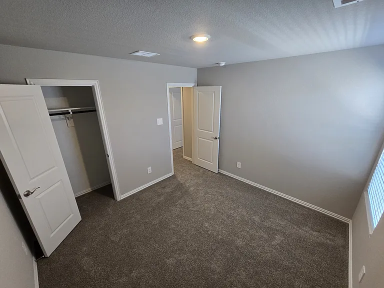 2223 Cliff Springs Dr — Photo 29