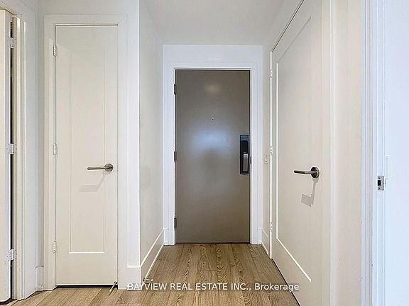 2nd image of 10 York St #4110