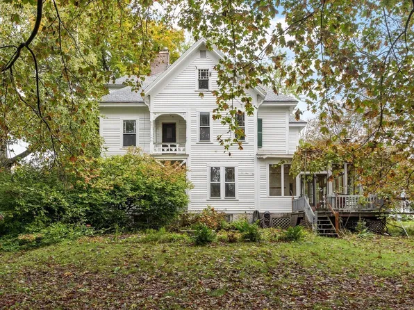 27 Cherry St, Gardner, MA 01440