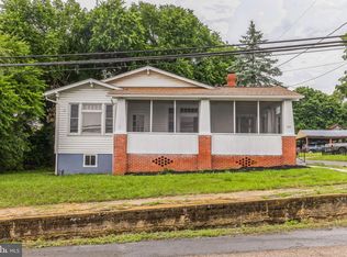 305 Virginia Ave, Shenandoah, VA 22849