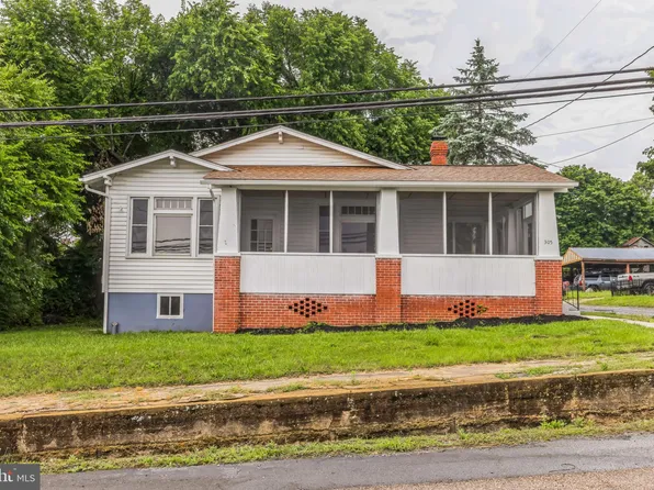 305 Virginia Ave, Shenandoah, VA 22849