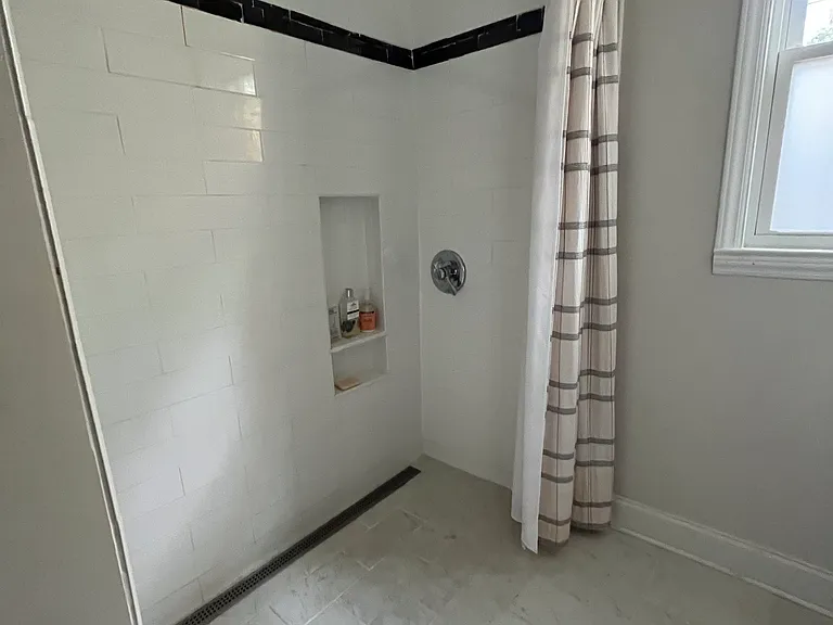 1003 Guilford Rd — Photo 13