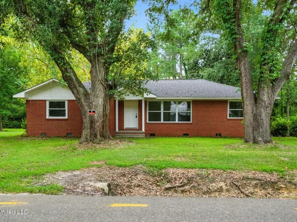 1710 Texas St, Leakesville, MS 39451