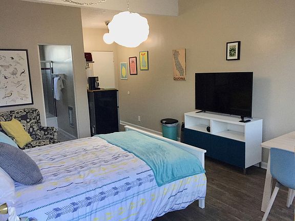 5th image of 3721 S Sepulveda Blvd APT 8
