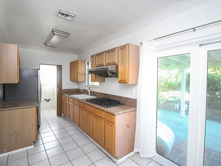 4123 Daines Dr — Photo 9