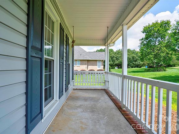 2nd image of 144 Oak Point Dr